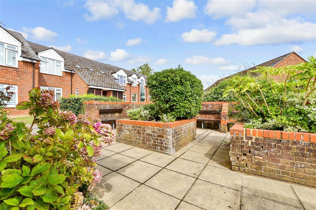 Property photo 1 of 15 Communal Gardens