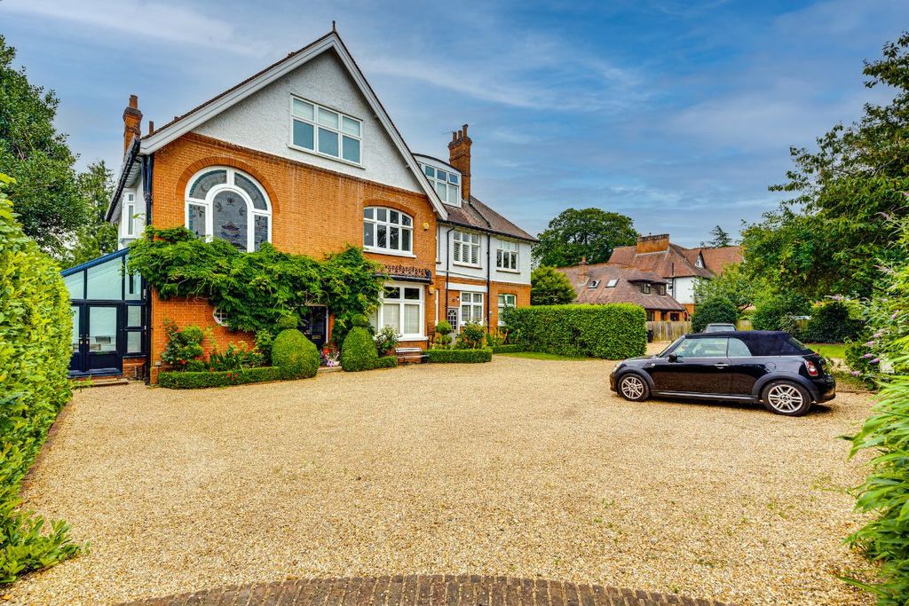 Property photo 1 of 24