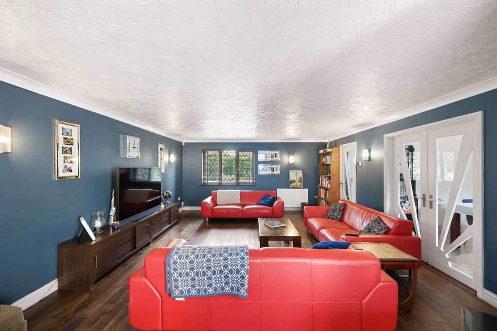 Property photo 3 of 19