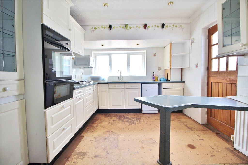 Property photo 3 of 11 Picture No. 10