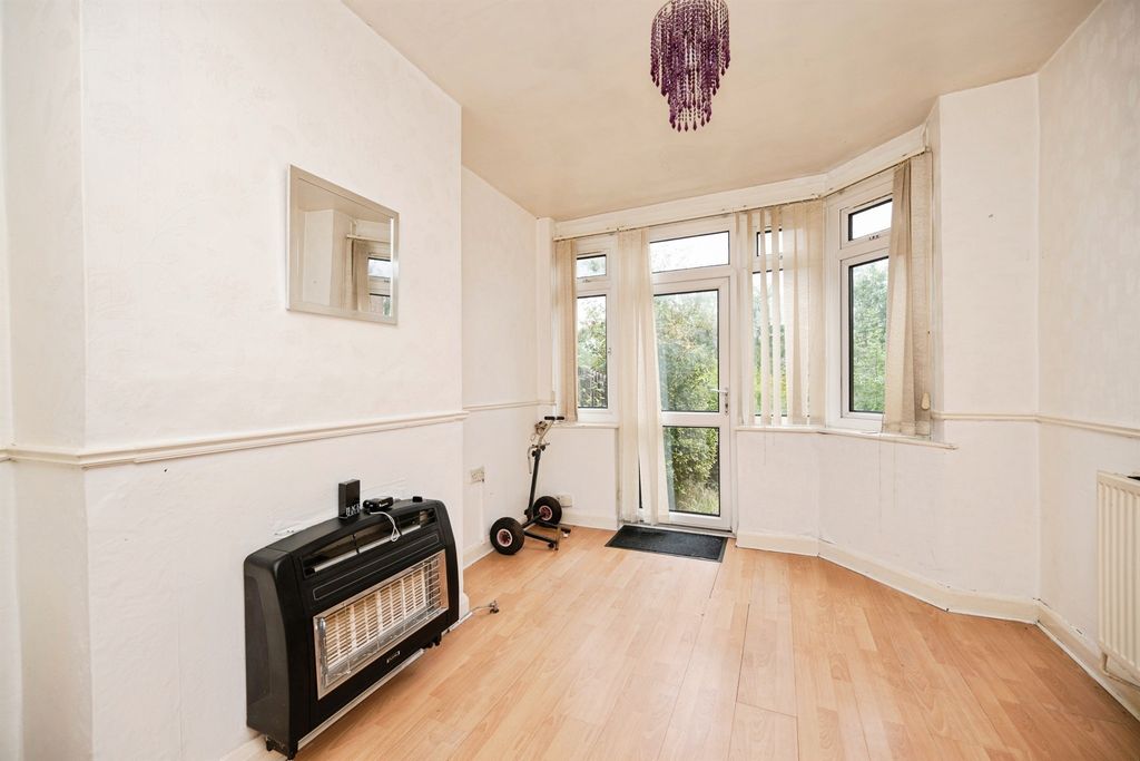 Property photo 3 of 16