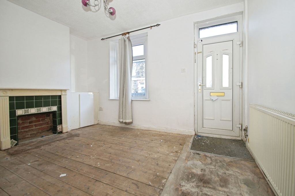 Property photo 2 of 19 Pbox-Img.Jpg