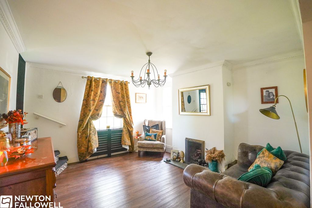 Property photo 3 of 22