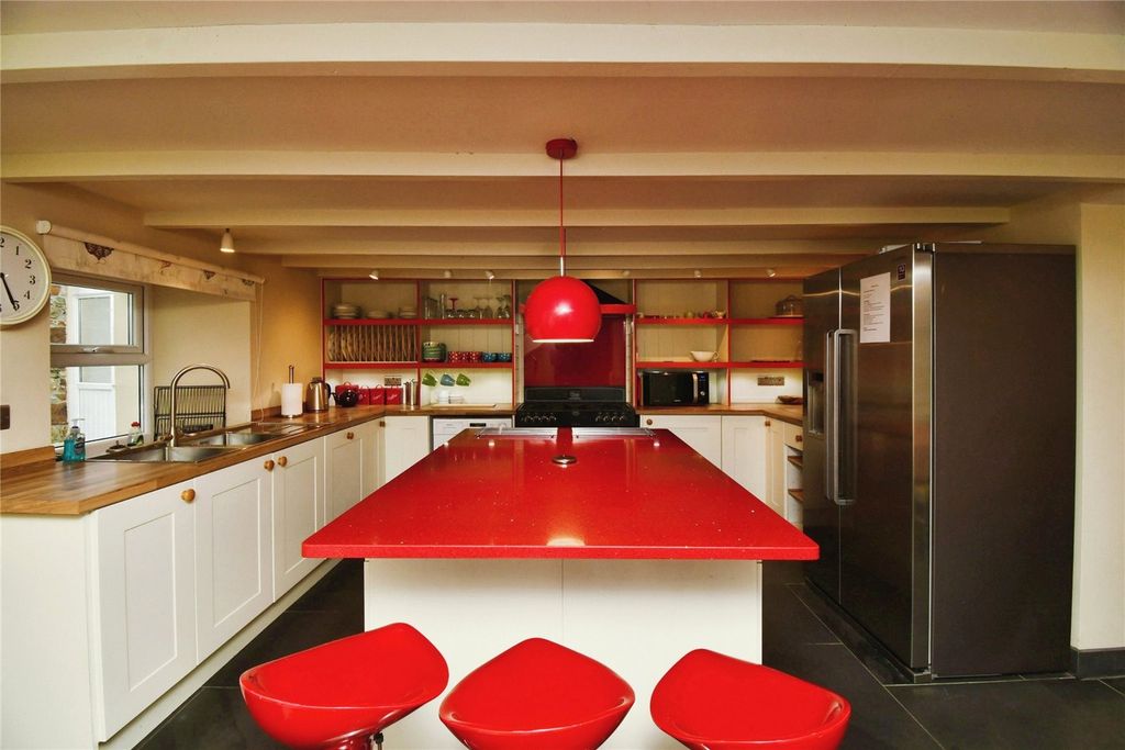 Property photo 3 of 32 Picture No. 03