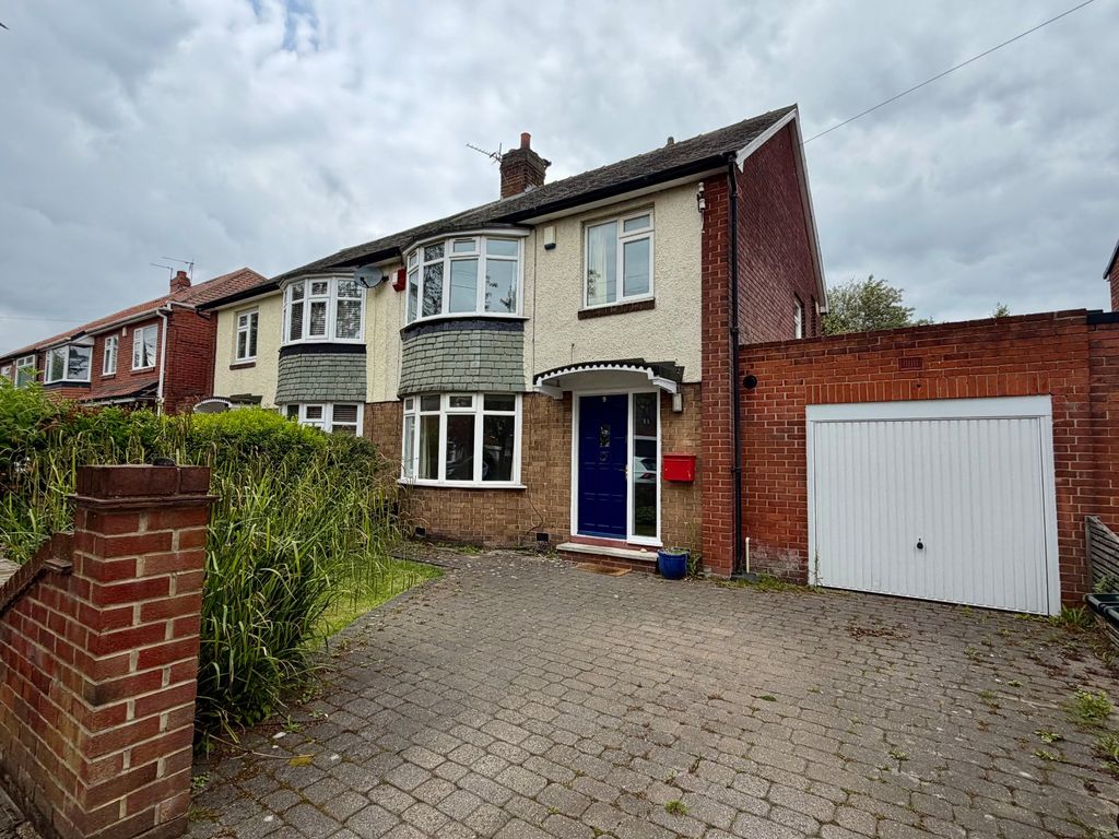 Property photo 1 of 13 Outside