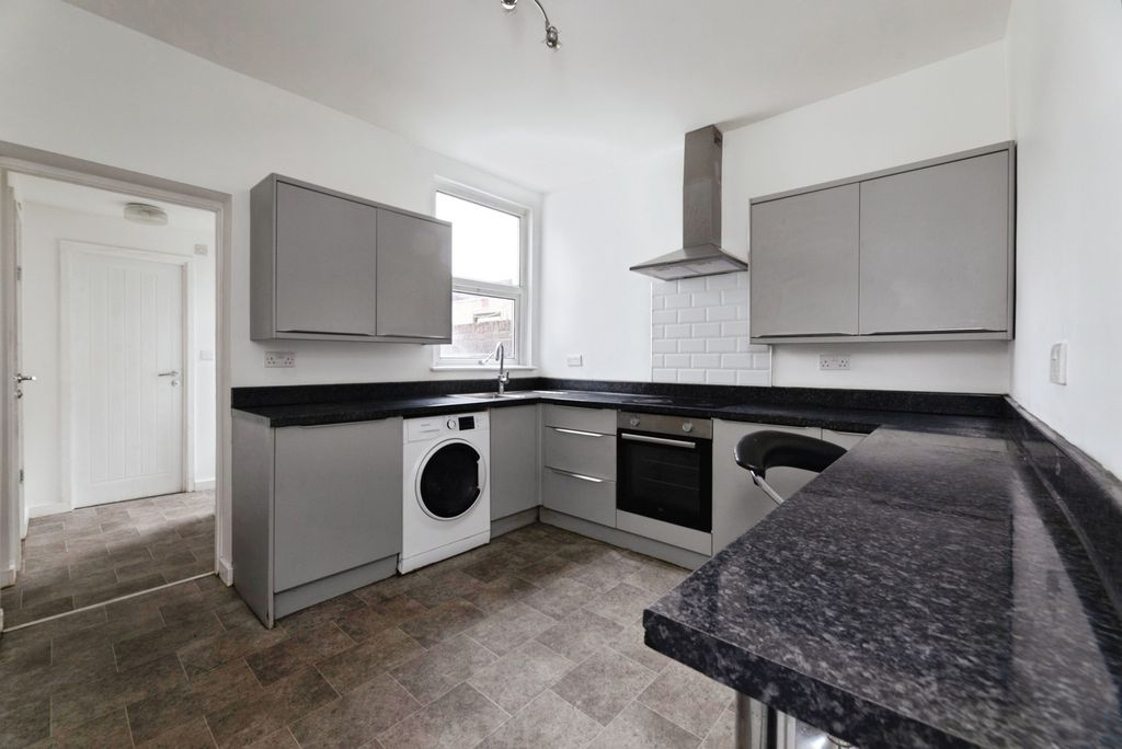 Property photo 3 of 15 Pbox-Img.Jpg