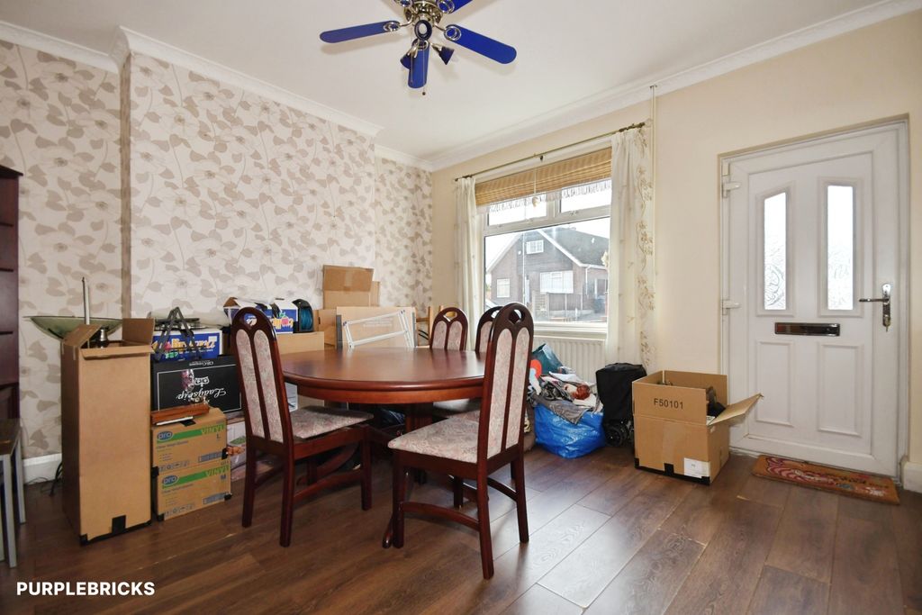 Property photo 3 of 24