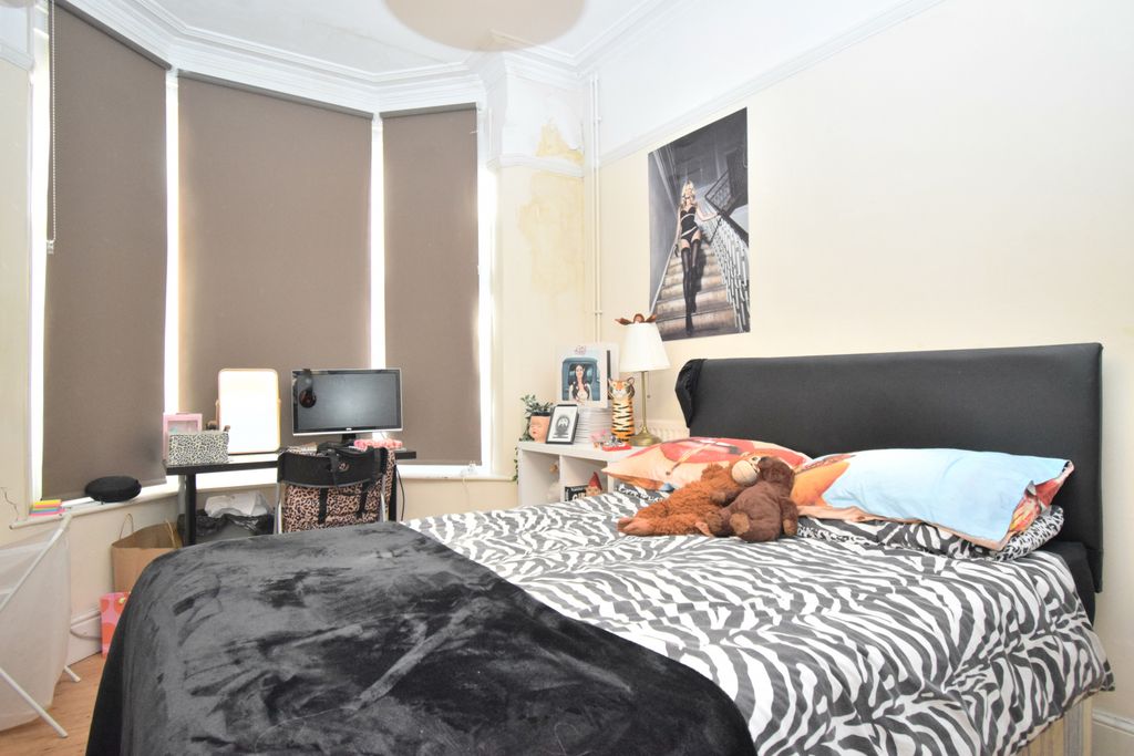 Property photo 3 of 11 Gallery