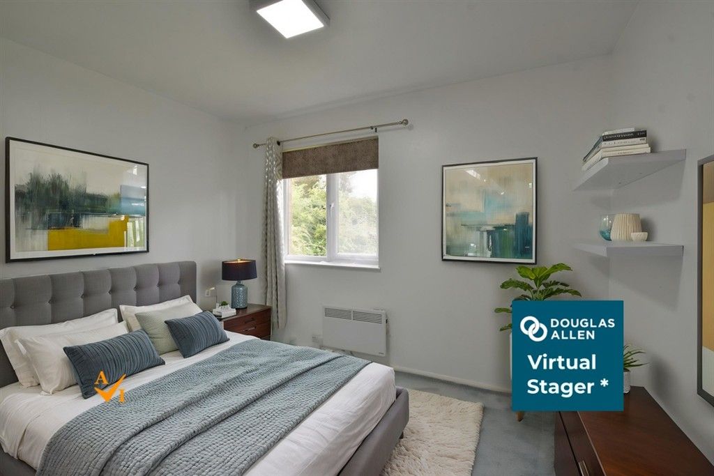 Property photo 3 of 8 Bedroom (Modern Style)