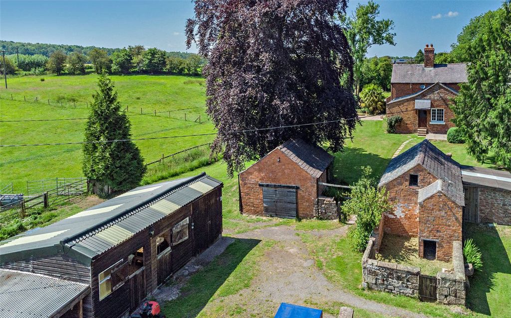 Property photo 2 of 18 Hunters Crag