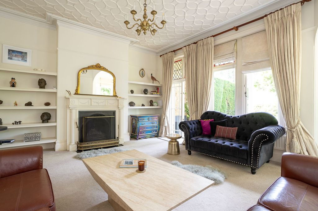 Property photo 2 of 18