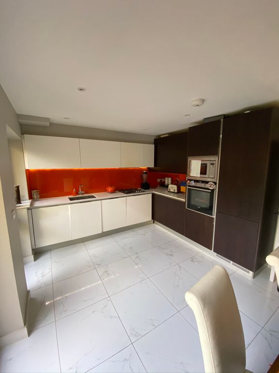 Property photo 2 of 19 Kitchen