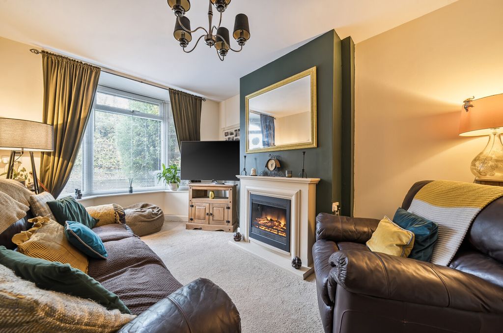 Property photo 2 of 16 1374279-7-690cc15...