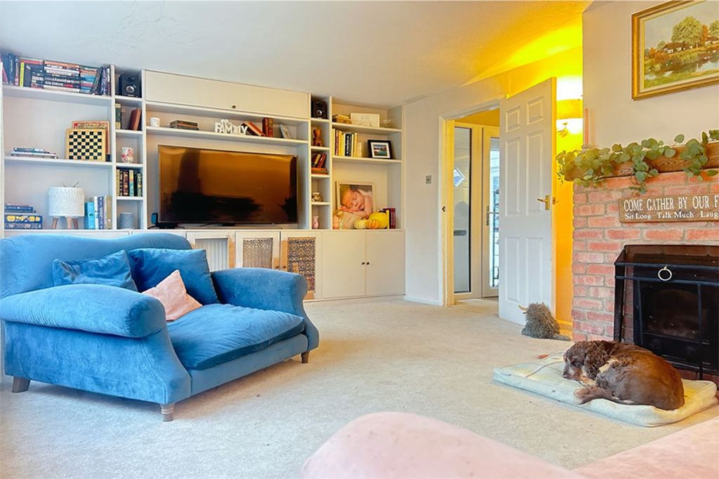 Property photo 2 of 20