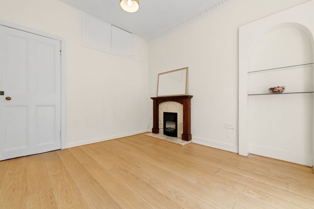 Property photo 3 of 35