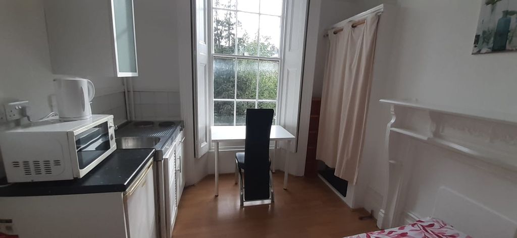 Property photo 3 of 8