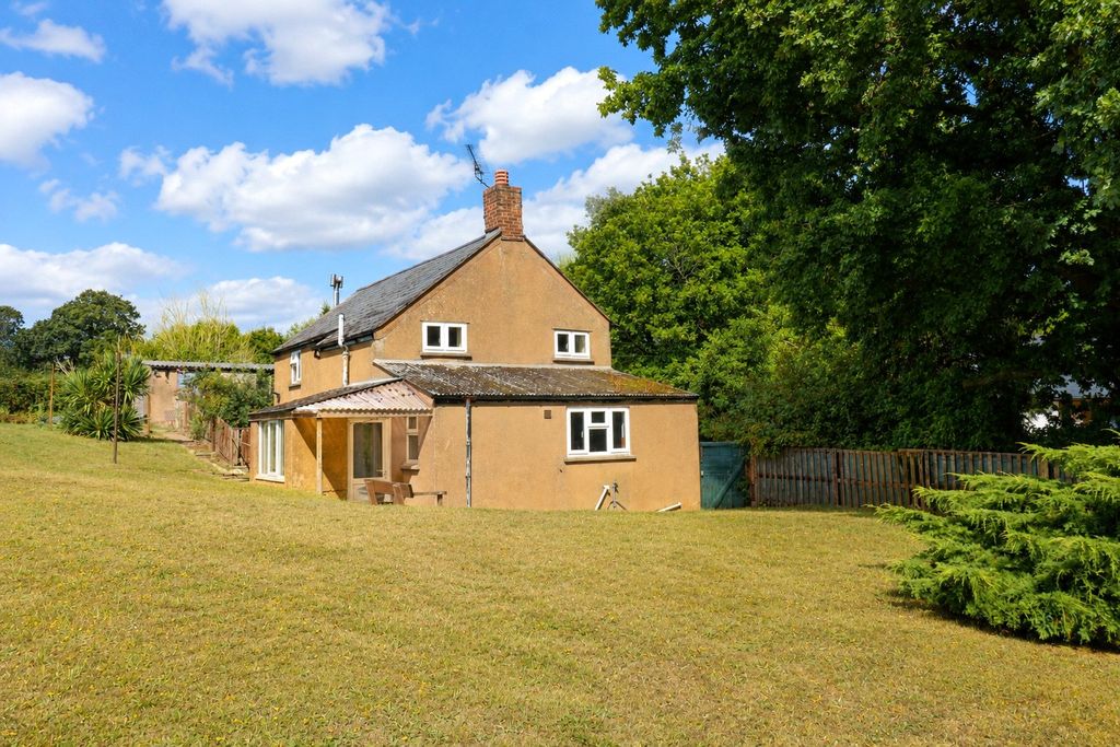 Property photo 2 of 22 Picture No. 11