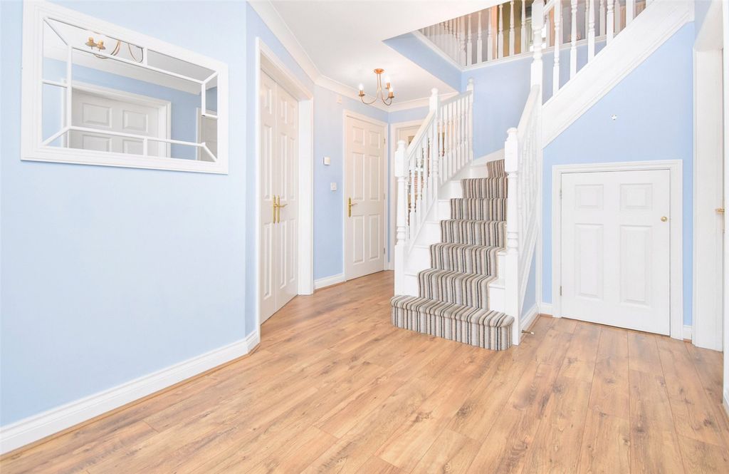 Property photo 2 of 22 Picture No. 11