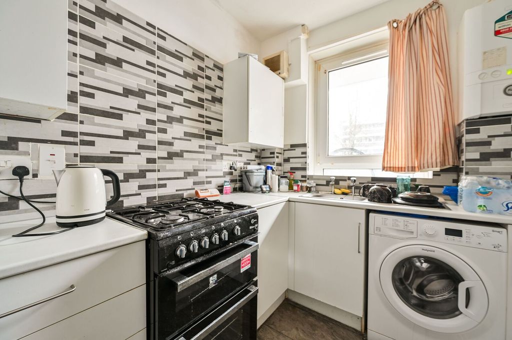Property photo 2 of 5