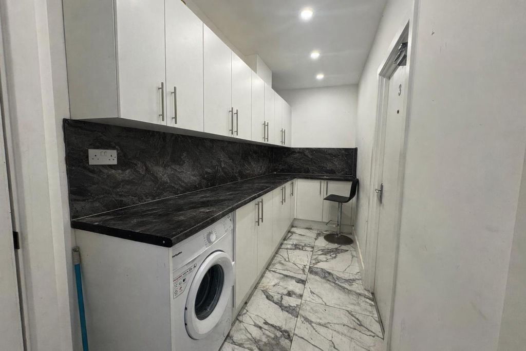 Property photo 2 of 5 Chatgpt Image Mar 31, 2026, 04_13_07 Pm.Png