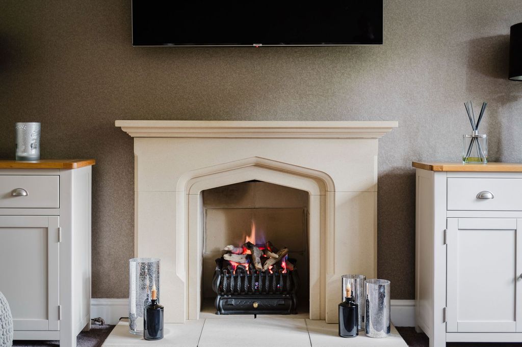 Property photo 3 of 27