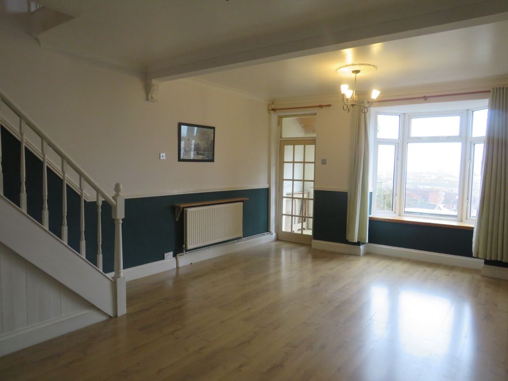 Property photo 3 of 26