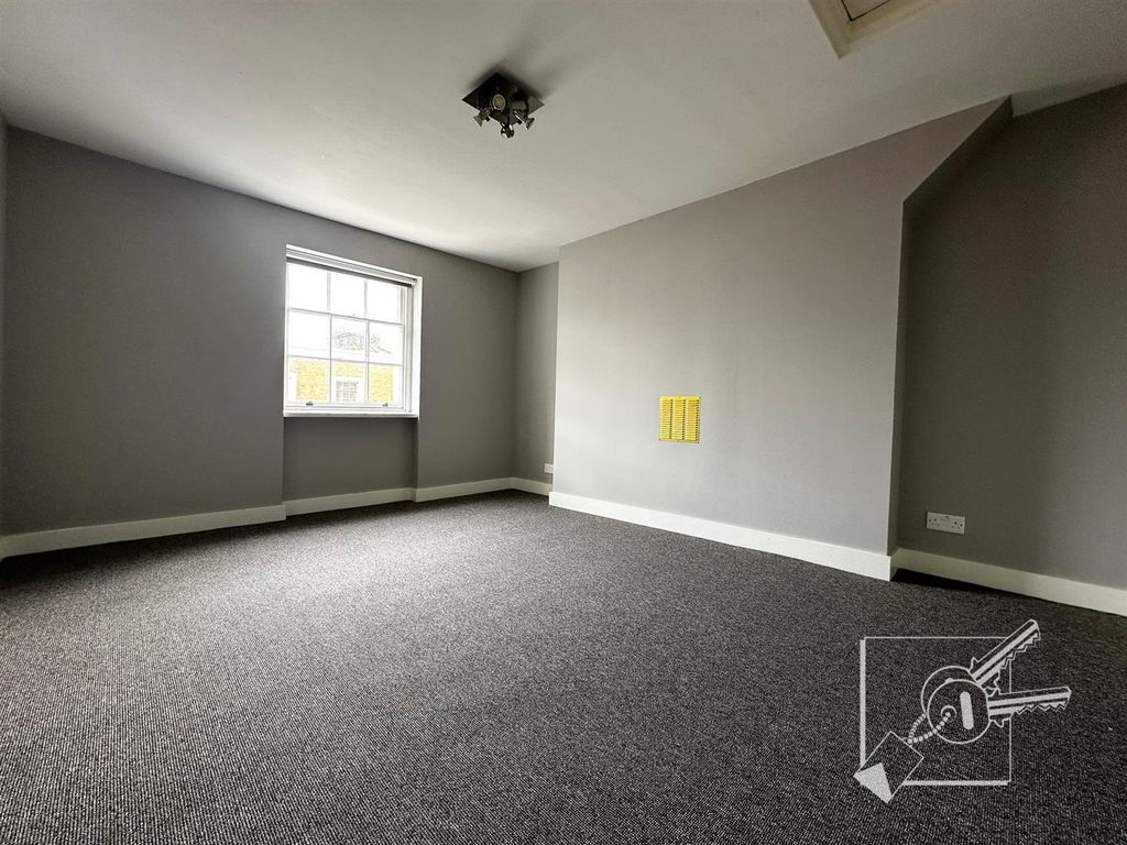 Property photo 2 of 10 Living Room