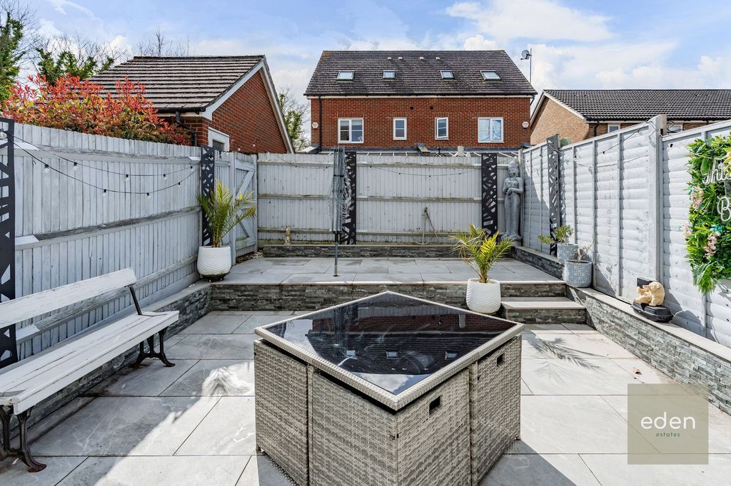 Property photo 2 of 26