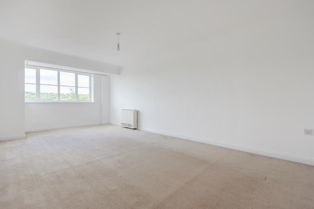 Property photo 3 of 11 Living Area