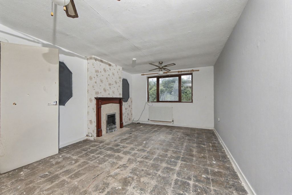 Property photo 2 of 16 66 Beverley Rise, Carlisle Ca1 3Ry