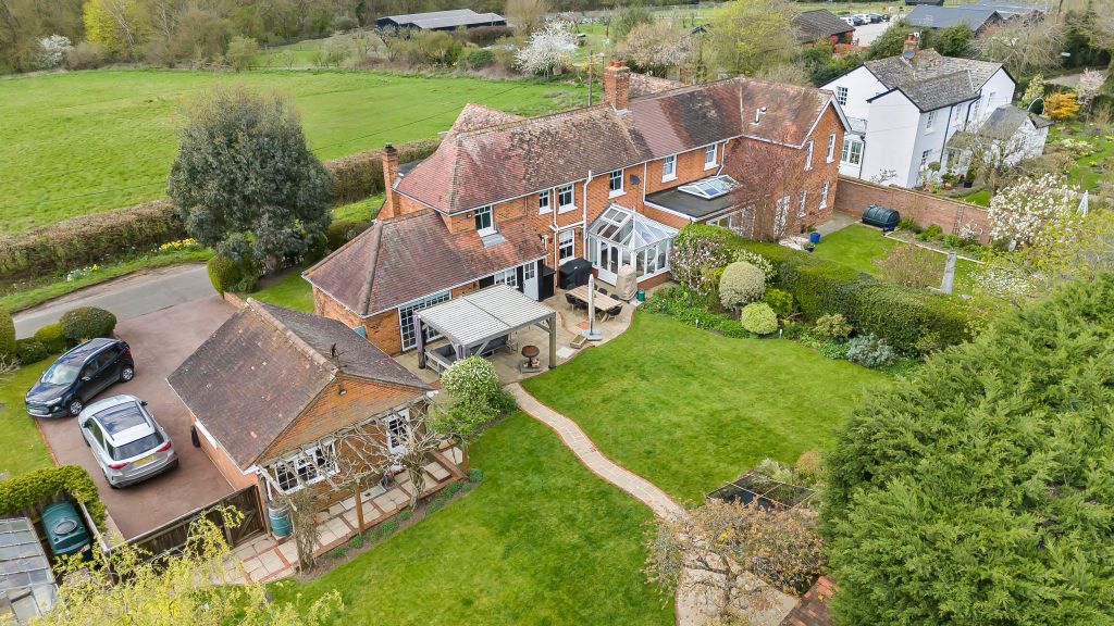 Property photo 2 of 26 Photograph 3