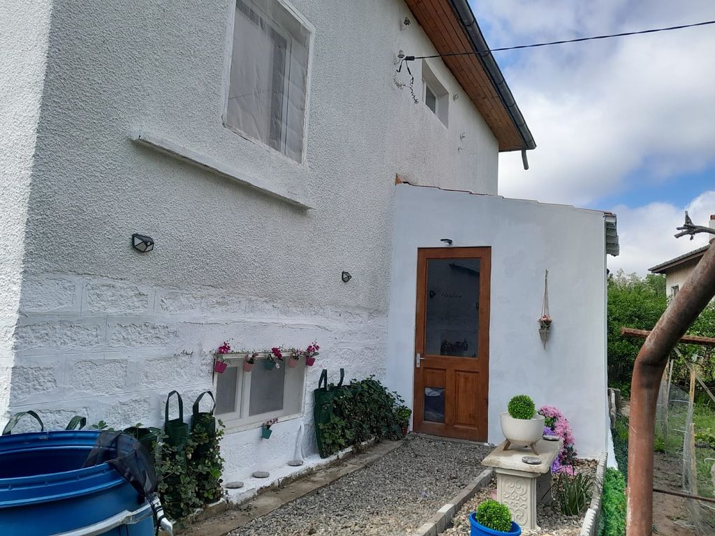 Property photo 2 of 7