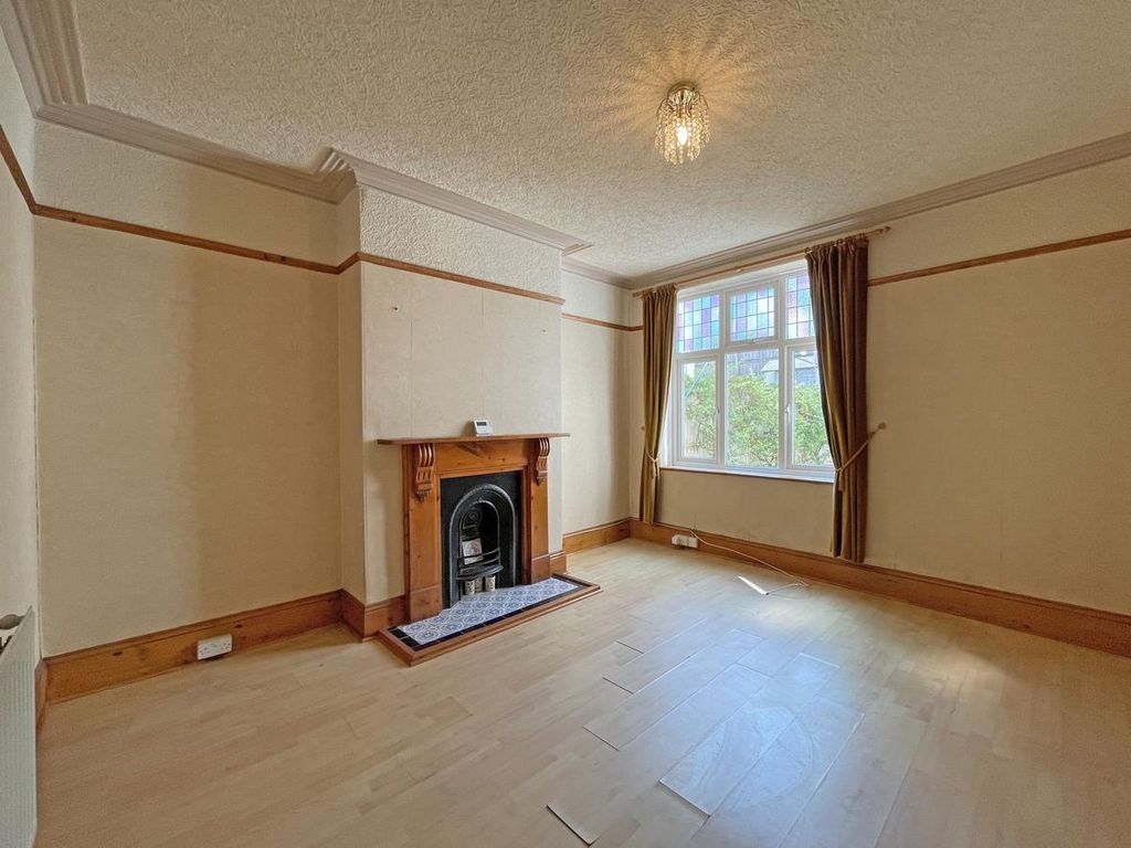 Property photo 3 of 20 Lower Compton Road 56 - Dining Room.Jpg