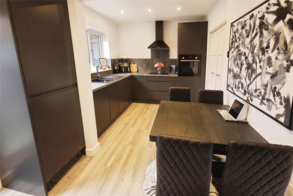 Property photo 3 of 14 Kitchen/Dining Room