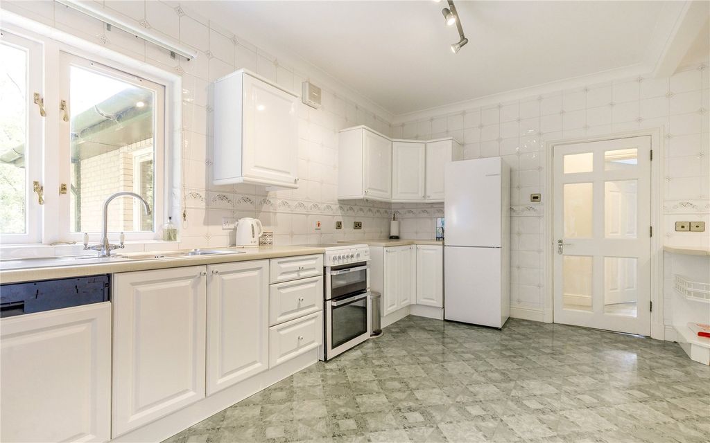 Property photo 3 of 15 Kitchen