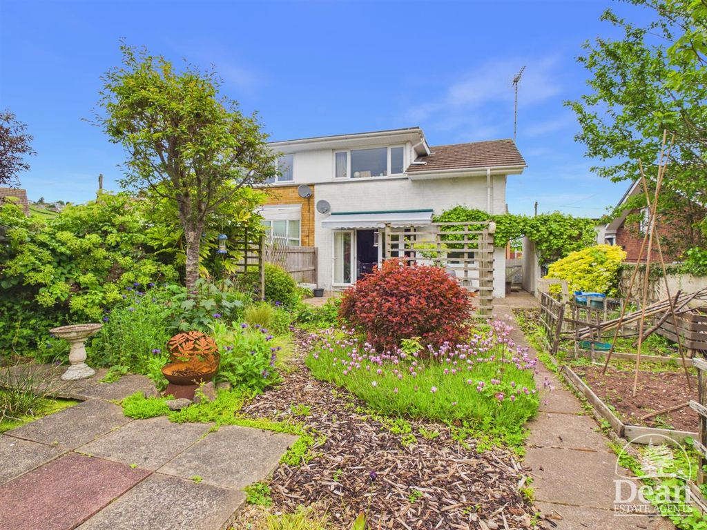 Property photo 2 of 24