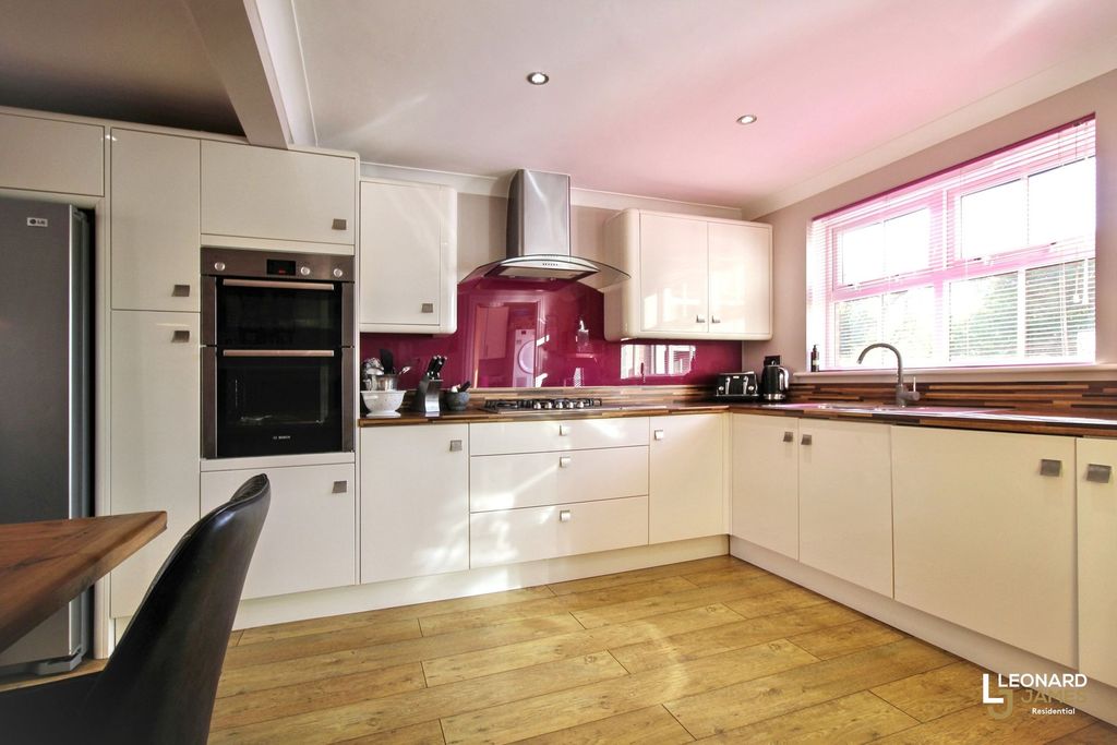 Property photo 2 of 22 Kitchen