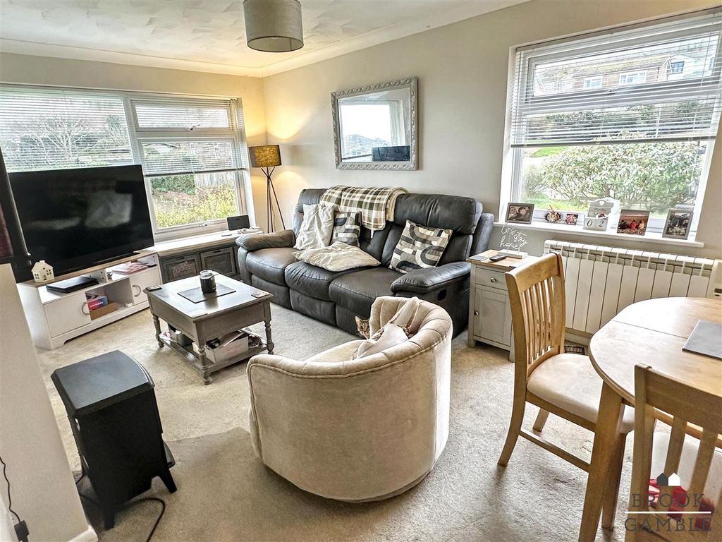 Property photo 2 of 18 01323 438506