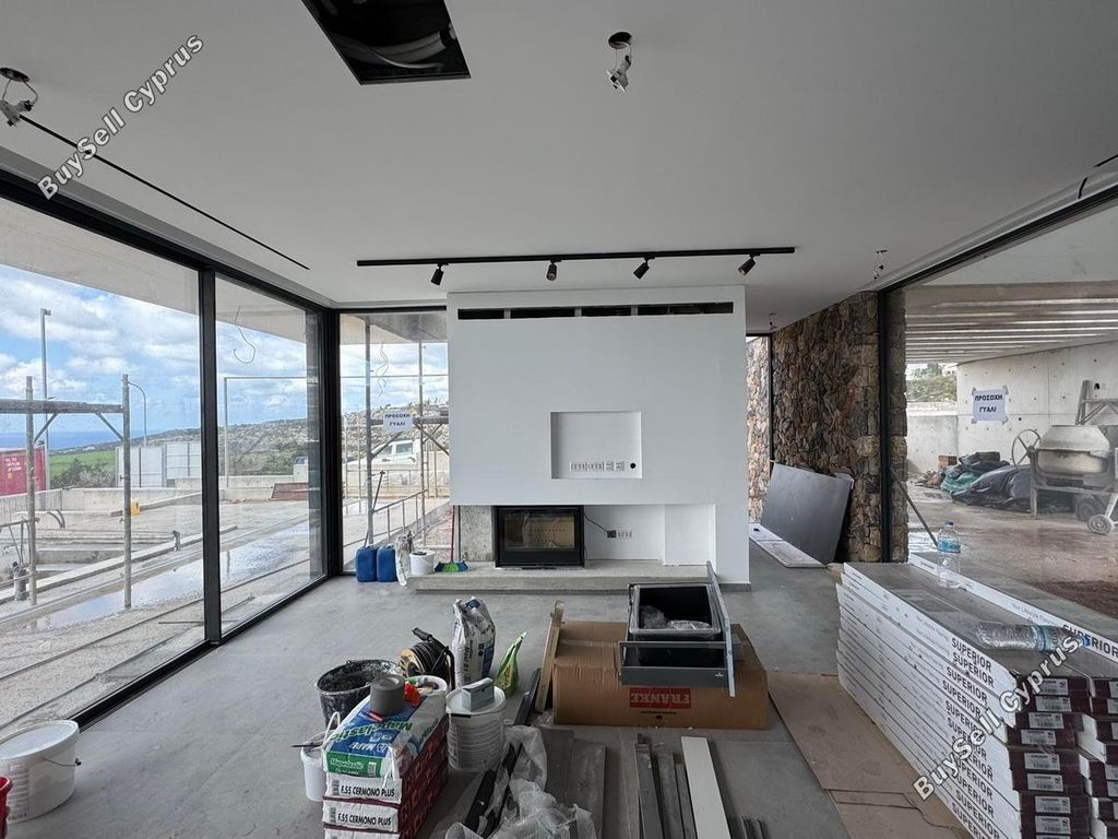 Property photo 3 of 11