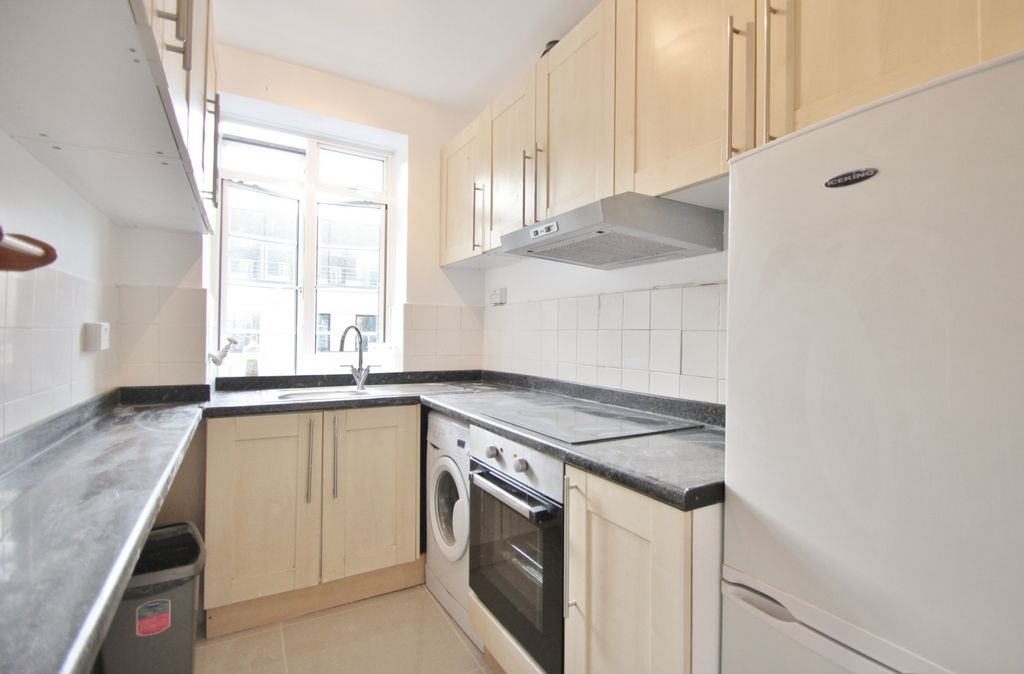 Property photo 3 of 8 Photo 5