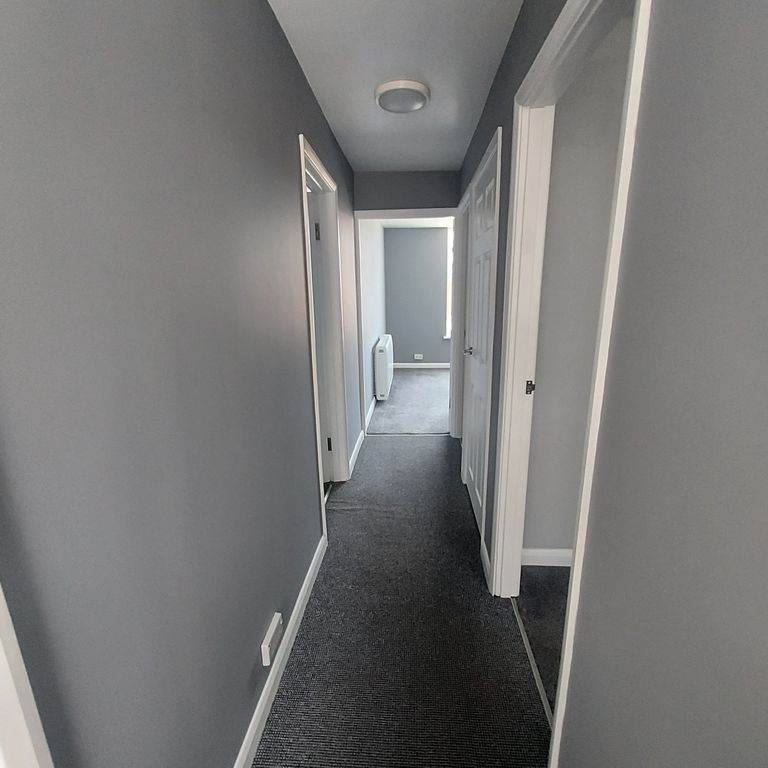 Property photo 2 of 28