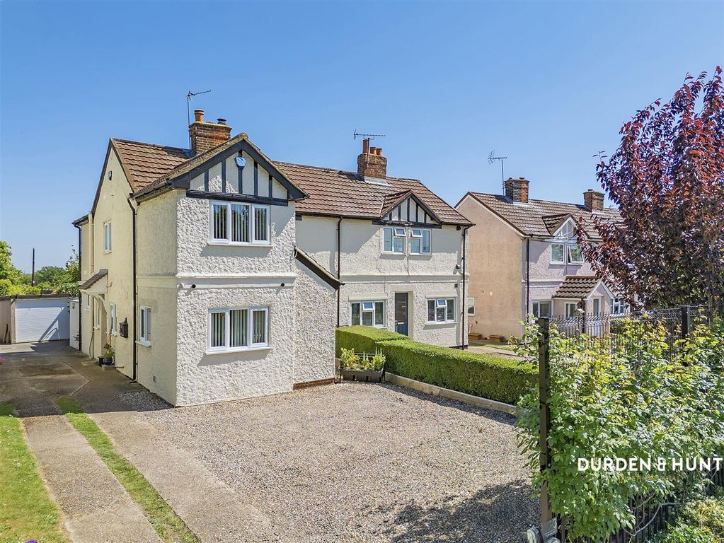 Property photo 1 of 29 Dunmow Road