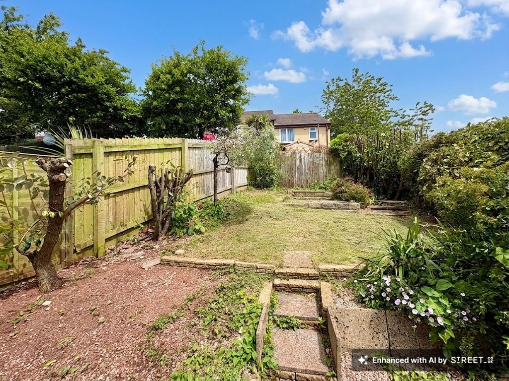 Property photo 2 of 23