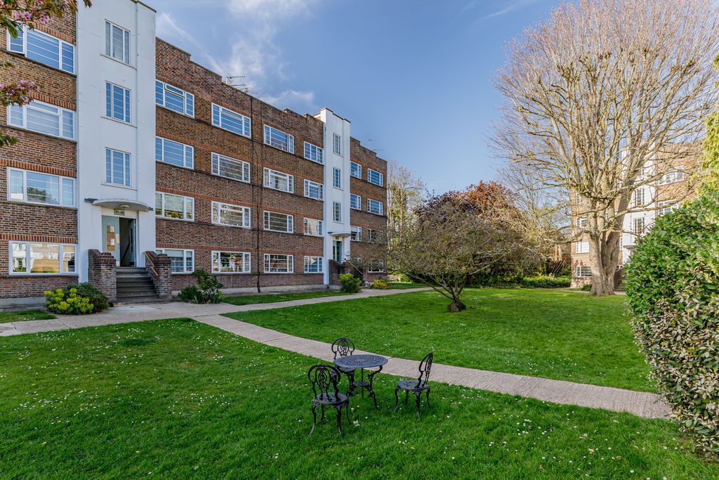 Property photo 1 of 19 Ivy Gate