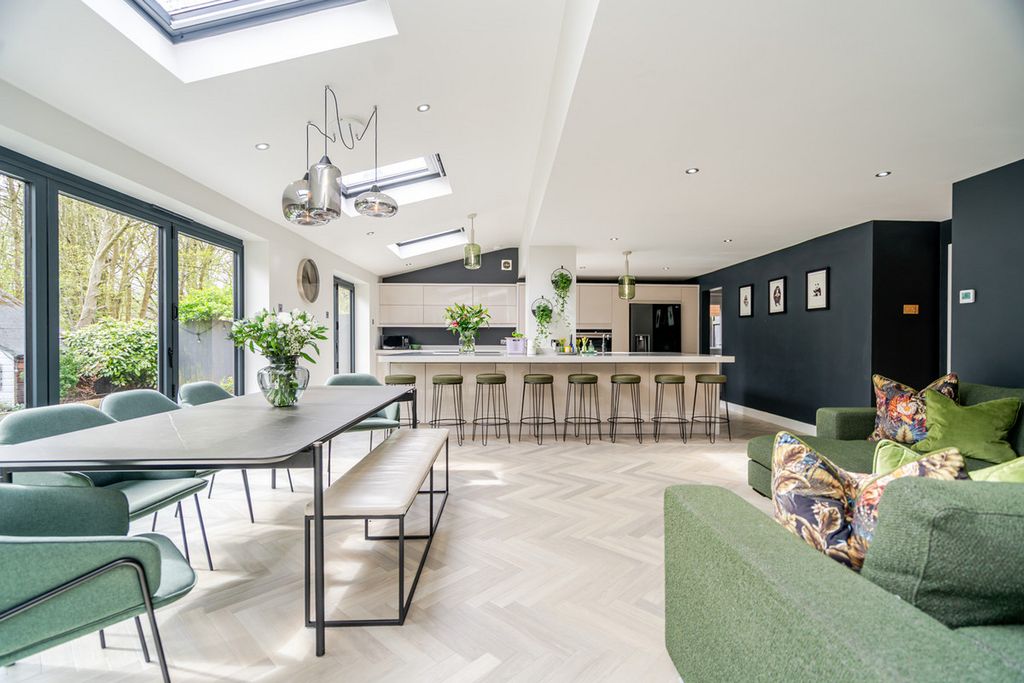 Property photo 2 of 48