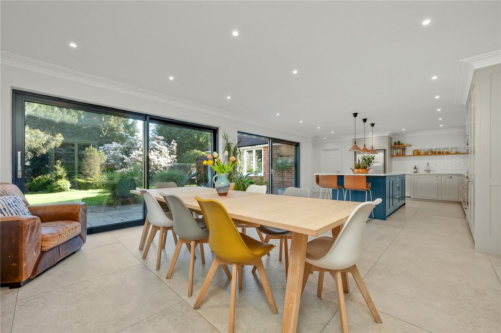 Property photo 3 of 22 Dining Area