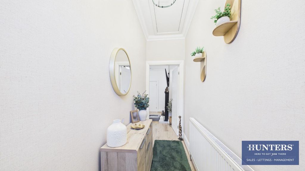 Property photo 2 of 18 Hallway 1