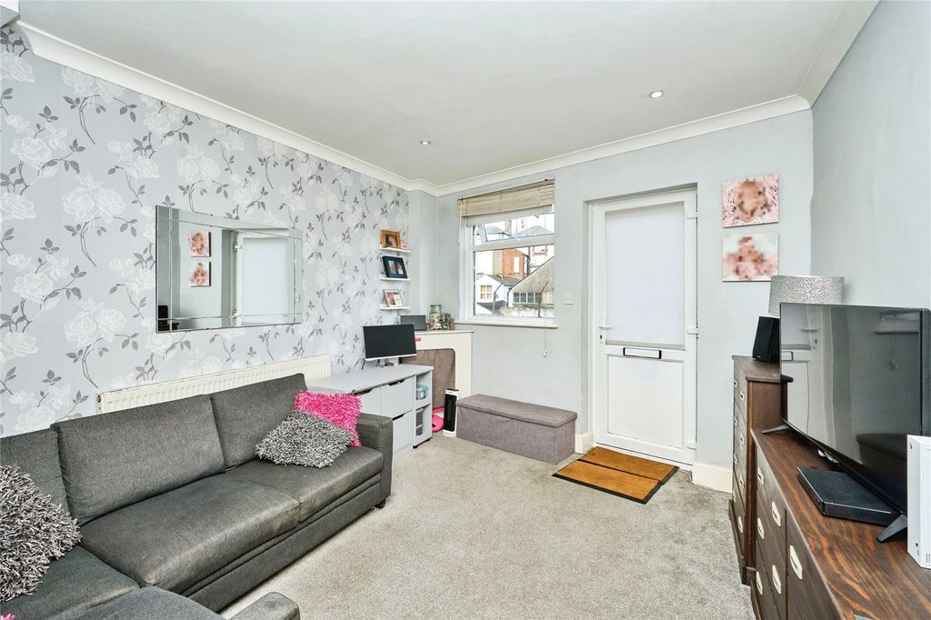 Property photo 2 of 16 Picture No. 01