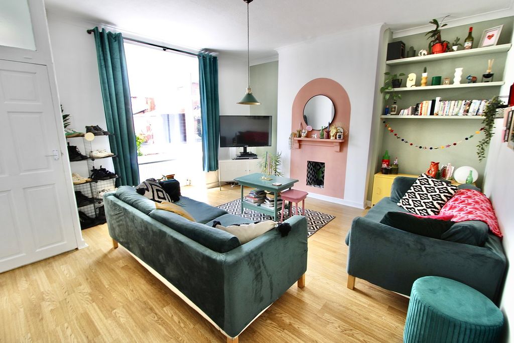 Property photo 3 of 17