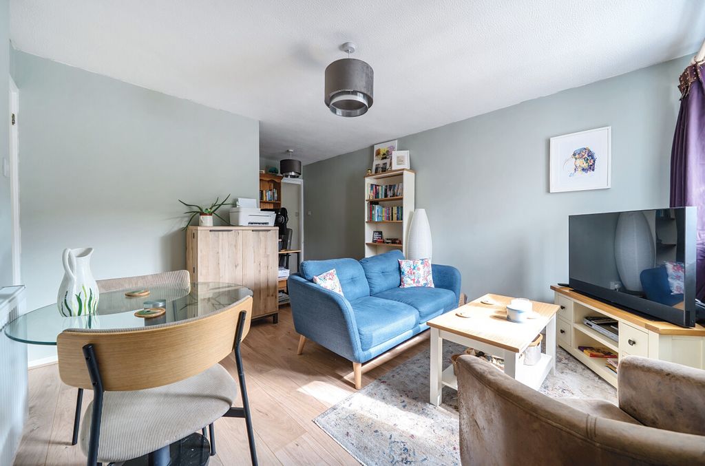 Property photo 2 of 12 1333330-11-688Cf7...